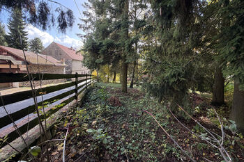 Prodej pozemku 894 m², Hlinná