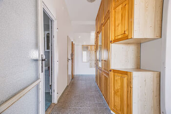 chodba - Prodej bytu 2+1 v osobním vlastnictví 59 m², Praha 4 - Nusle