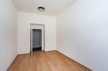 Pronájem bytu 2+kk v osobním vlastnictví 44 m², Praha 4 - Nusle