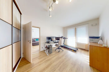 Pracovna - Prodej bytu 4+kk v osobním vlastnictví 114 m², Praha 4 - Modřany