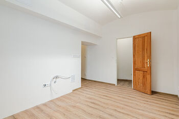 Prodej kancelářských prostor 68 m², Kladno