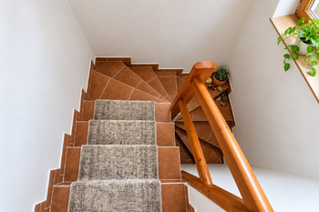 velka - schodiste z podkrovi - Prodej chaty / chalupy 145 m², Pincehely