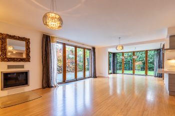 Prodej bytu 6 a více v osobním vlastnictví 232 m², Praha 5 - Košíře