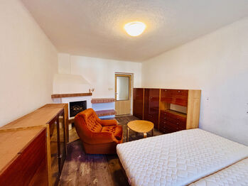 Pokoj s krbem 2 - Prodej domu 85 m², Želeč
