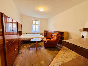 Pokoj s krbem 1 - Prodej domu 85 m², Želeč
