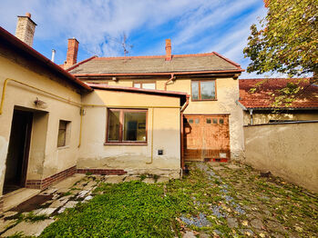 Pohled od zahrady - Prodej domu 85 m², Želeč