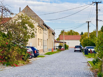 Příjezdová cesta - Prodej domu 85 m², Želeč