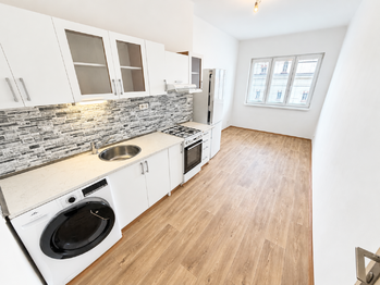 Pronájem bytu 2+kk v osobním vlastnictví 50 m², Praha 7 - Holešovice
