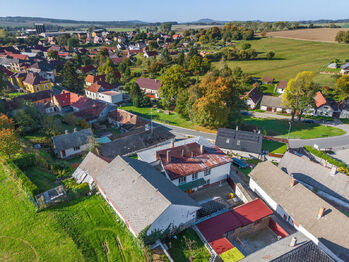 Pohled z dronu. - Prodej domu 135 m², Černovice