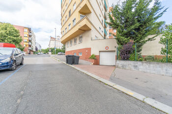 Pronájem garážového stání, Praha 8 - Libeň
