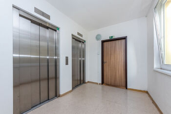 Prodej bytu 3+kk v osobním vlastnictví 62 m², Praha 4 - Modřany