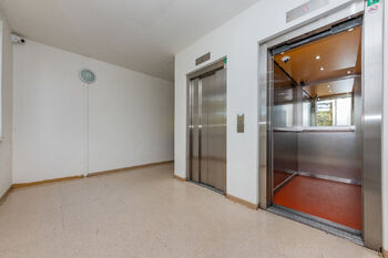 Prodej bytu 3+kk v osobním vlastnictví 62 m², Praha 4 - Modřany