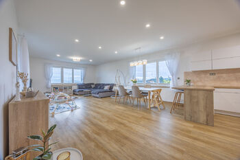 Obývací pokoj s kuchyní  - Prodej domu 210 m², Most