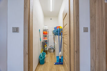 Uklidová místnost  - Prodej domu 210 m², Most