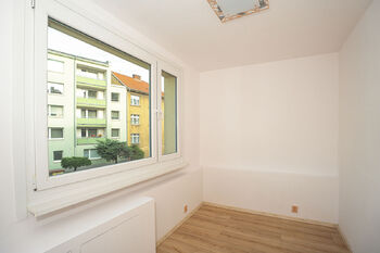 pokoj 1 - Prodej bytu 3+1 v osobním vlastnictví 81 m², Teplice