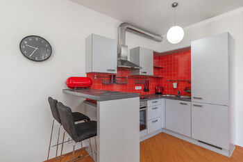 Pronájem bytu 2+kk v osobním vlastnictví 48 m², Praha 5 - Zličín