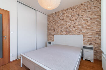 Pronájem bytu 2+kk v osobním vlastnictví 48 m², Praha 5 - Zličín
