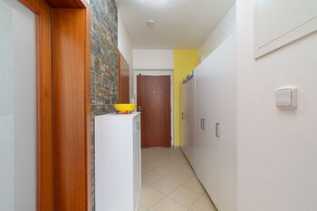 Pronájem bytu 2+kk v osobním vlastnictví 48 m², Praha 5 - Zličín