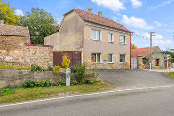 Pohled z ulice - Prodej domu 126 m², Kamenný Most 