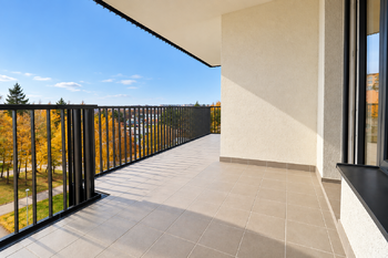 Terasa - Prodej bytu 2+kk v osobním vlastnictví 61 m², Praha 9 - Letňany