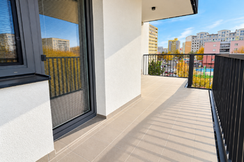 Terasa - Prodej bytu 2+kk v osobním vlastnictví 61 m², Praha 9 - Letňany
