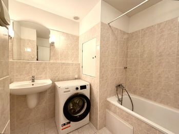 Prodej bytu 3+1 v osobním vlastnictví 71 m², Praha 9 - Střížkov