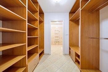 Prodej bytu 3+1 v osobním vlastnictví 141 m², Karlovy Vary
