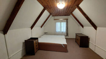 Pokoj v podkroví větší - Prodej chaty / chalupy 100 m², Račice-Pístovice