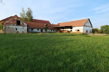 Pohled od jihozápadu - Prodej pozemku 1468 m², Sedlec-Prčice