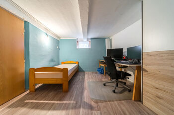 pokoj pro hosty/pracovna - Prodej domu 220 m², Brno