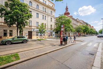Tramvaje po ruce - Prodej bytu 3+kk v osobním vlastnictví 83 m², Praha 10 - Vinohrady