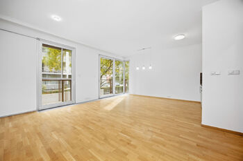 Obývací pokoj s kk - Prodej bytu 3+kk v osobním vlastnictví 83 m², Praha 10 - Vinohrady 
