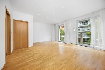 Horní ložnice - Prodej bytu 3+kk v osobním vlastnictví 83 m², Praha 10 - Vinohrady