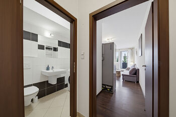 Prodej bytu 1+kk v osobním vlastnictví 27 m², Praha 9 - Střížkov