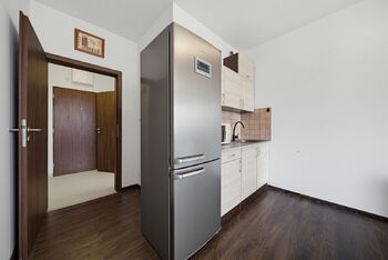 Prodej bytu 1+kk v osobním vlastnictví 27 m², Praha 9 - Střížkov