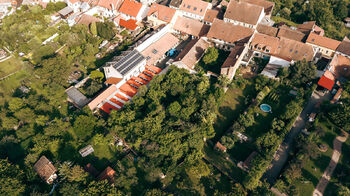 pohled na soubor nemovitostí - Prodej domu 1200 m², Lomnice