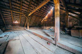 půdní prostor 3 NP - Prodej domu 1200 m², Lomnice
