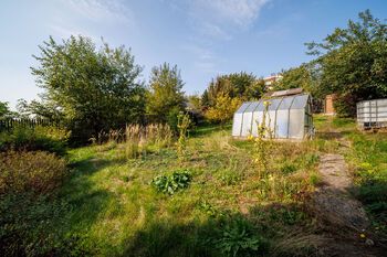 Prodej pozemku 807 m², Lom