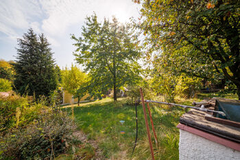 Prodej pozemku 807 m², Lom