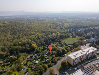 Prodej pozemku 807 m², Lom