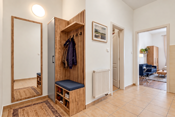 Chodba - vizualizace - Prodej bytu 1+kk v osobním vlastnictví 31 m², Praha 6 - Dejvice