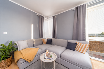 Velký světlý byt - Prodej bytu 4+1 v osobním vlastnictví 100 m², Praha 9 - Horní Počernice 