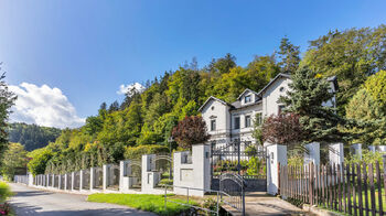Prodej domu 416 m², Nižbor