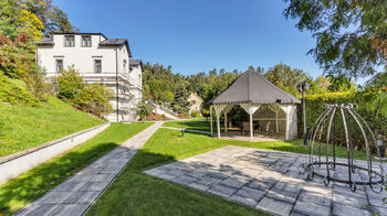 Prodej domu 416 m², Nižbor