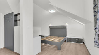 Prodej domu 416 m², Nižbor
