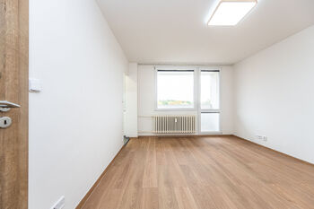 Pronájem bytu 1+kk v osobním vlastnictví 27 m², Kladno