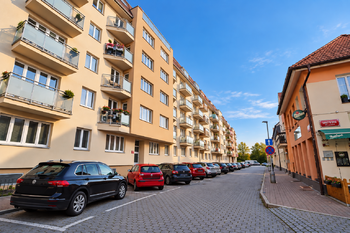 Bytový dům - ulice - Pronájem bytu 2+kk v osobním vlastnictví 38 m², Praha 9 - Kyje