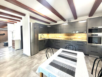 Prodej domu 232 m², Hromnice