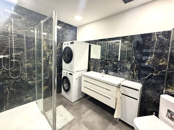 Prodej domu 232 m², Hromnice