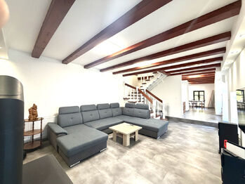Prodej domu 232 m², Hromnice